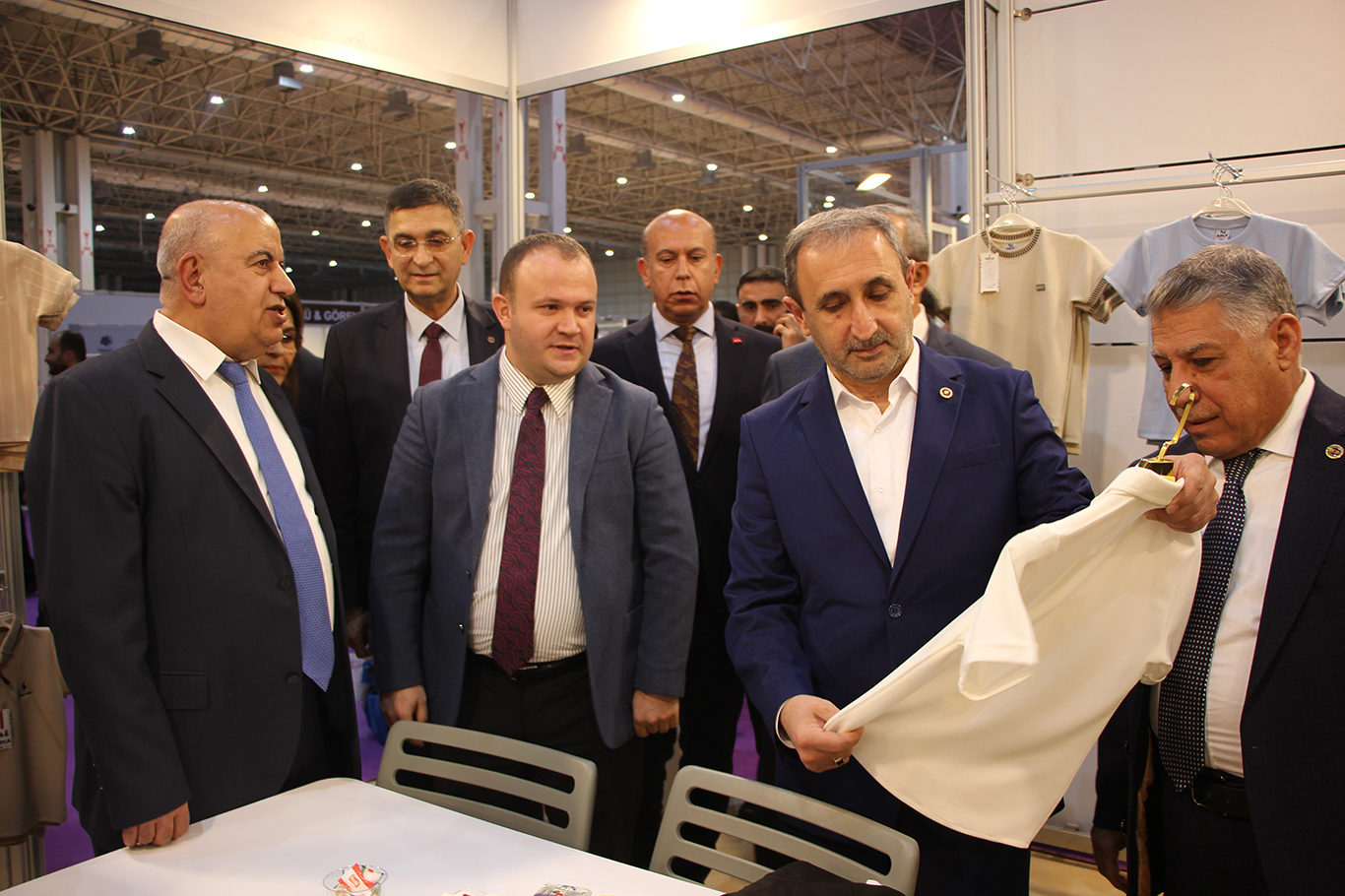 HÜDA PAR Milletvekili Şahzade Demir, Gaziantep'te düzenlenen 12'nci Penye ve Tekstil Fuarı'na katıldı.