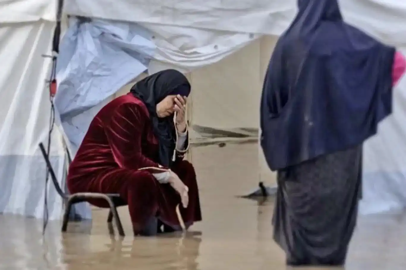 بر اثر بارندگی و سرمای شدید در غزه ۱۷ نفر شهید شدند