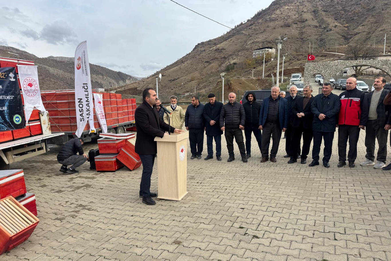 Batman'da 66 arıcıya kovan desteği sağlandı