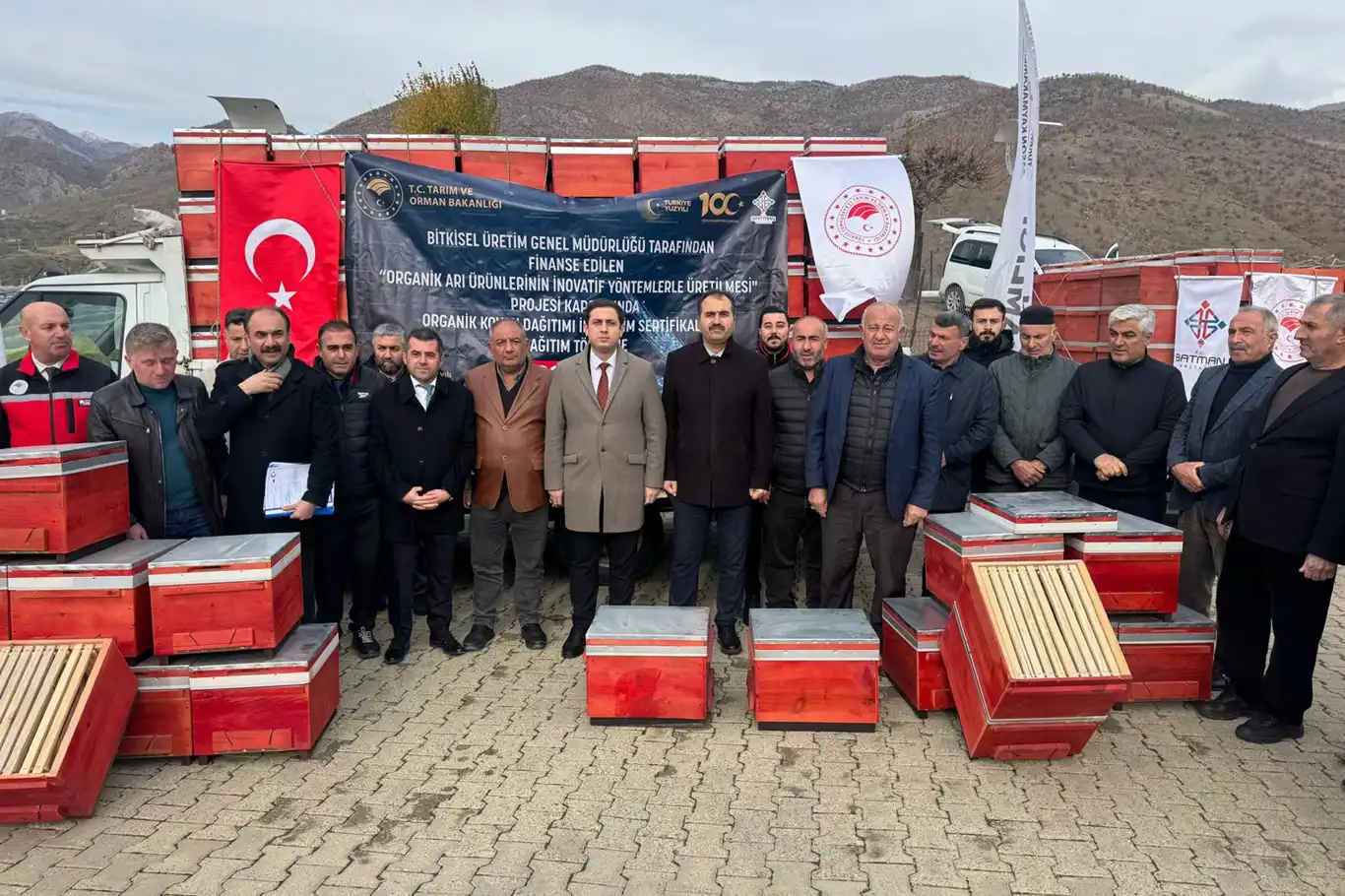 Batman'da 66 arıcıya kovan desteği sağlandı