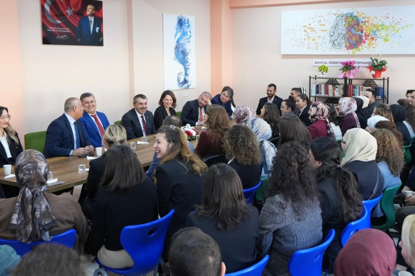 Bakan Tekin: Aldığımız her karar mutlaka bir öğretmenler odasında konuşularak alındı