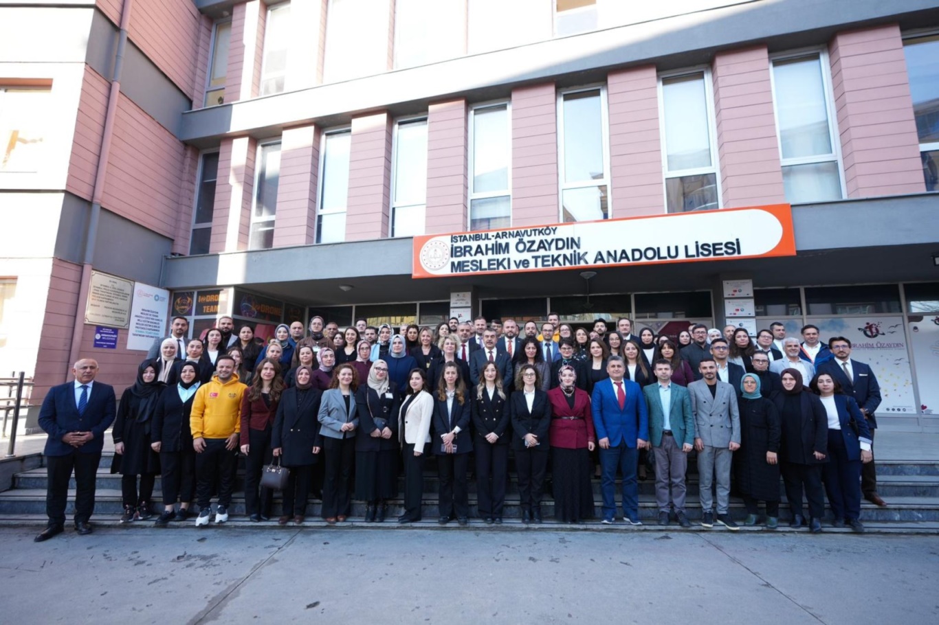 Bakan Tekin: Aldığımız her karar mutlaka bir öğretmenler odasında konuşularak alındı