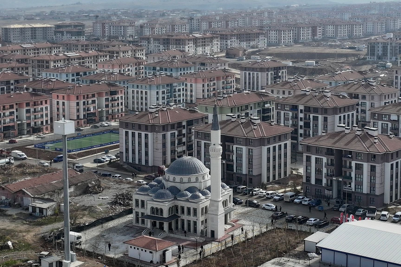 Deprem bölgesi Malatya'da bir camii daha ibadete açıldı