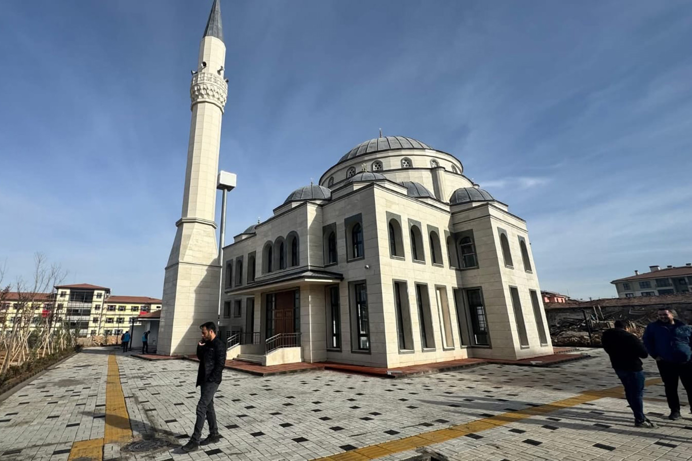 Deprem bölgesi Malatya'da bir camii daha ibadete açıldı