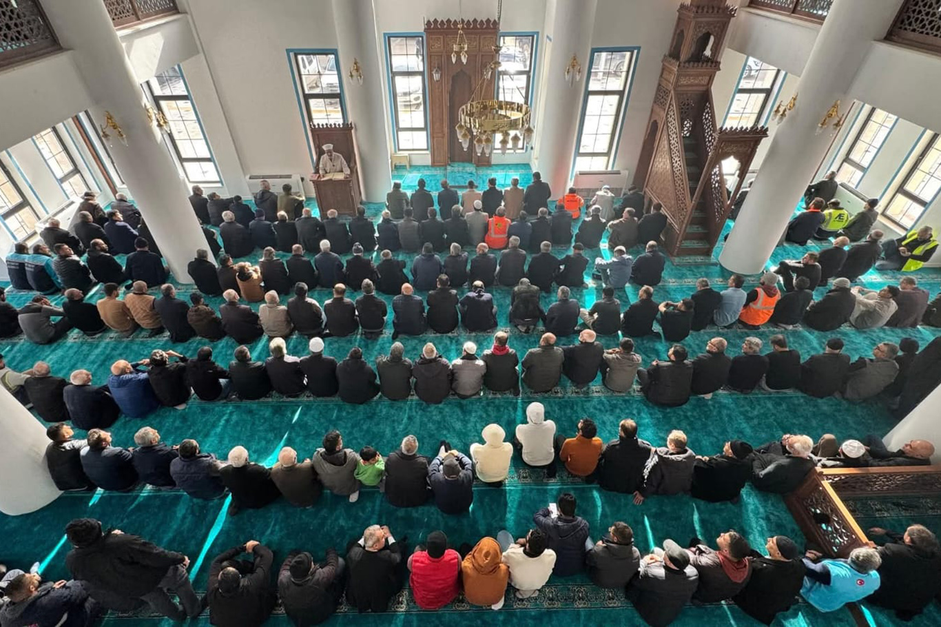 Deprem bölgesi Malatya'da bir camii daha ibadete açıldı