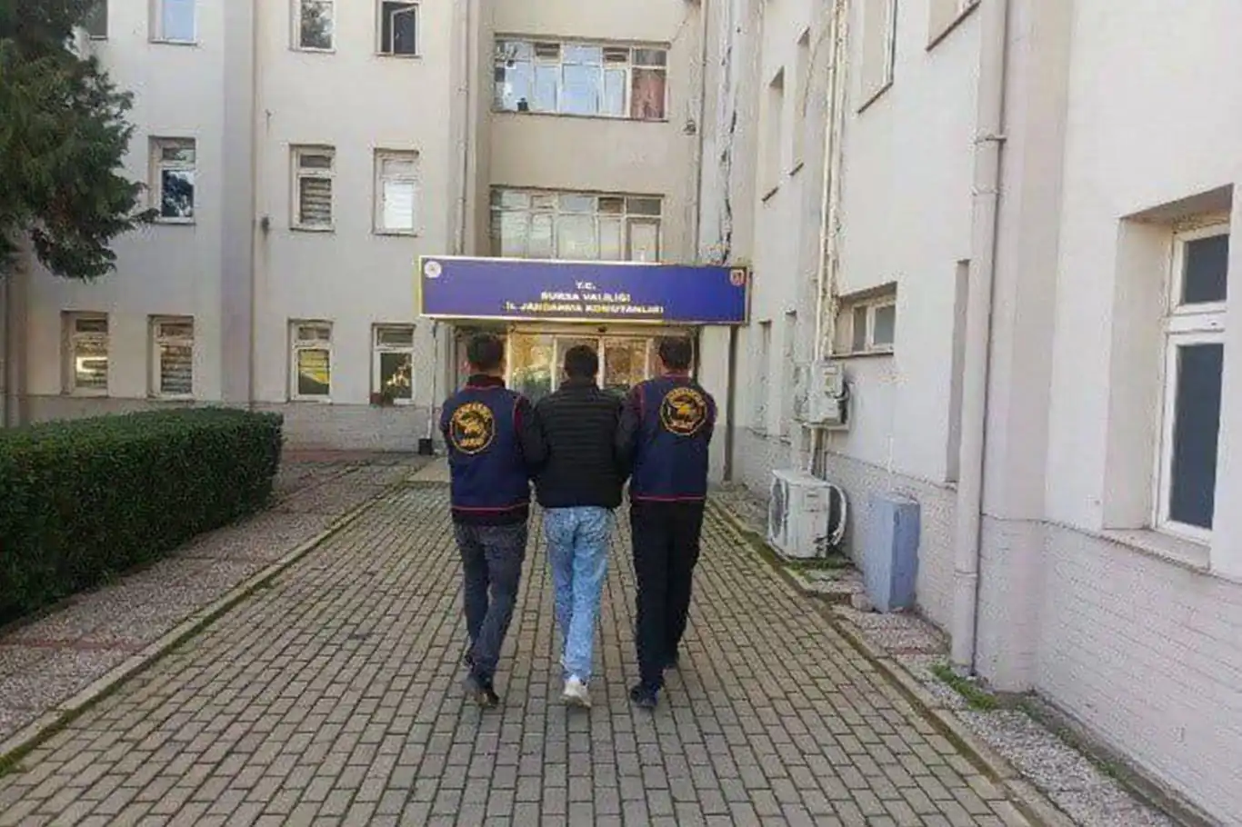 Bursa'da taşınabilir ev çalan şüpheli yakalandı