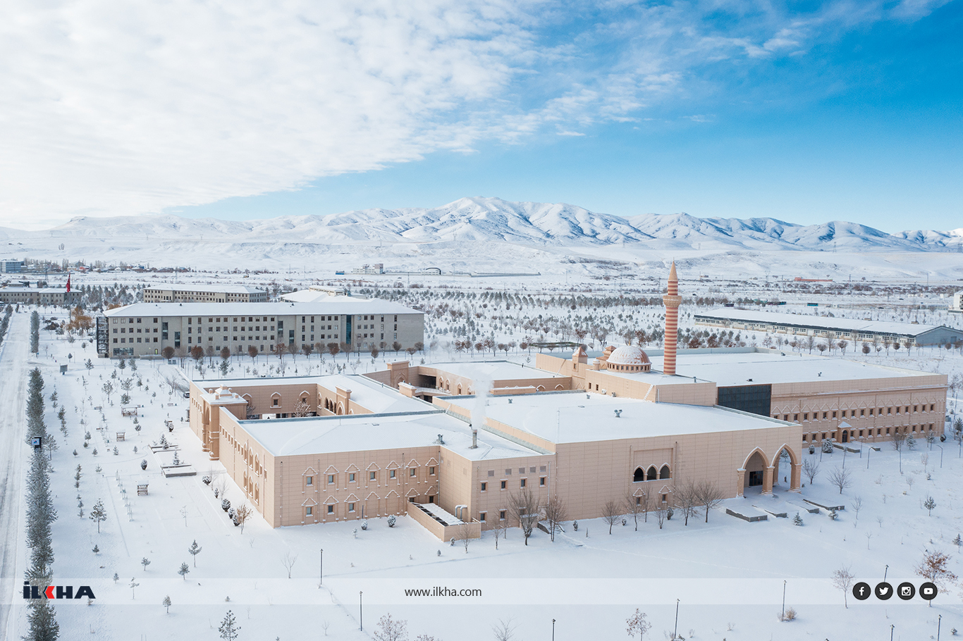 Türkiye faces widespread disruption as heavy snowfall forces school closures across 25 provinces