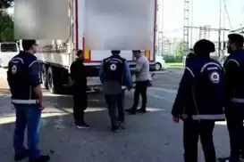 Amasya’da tırda gizlenen 13 düzensiz göçmen yakalandı