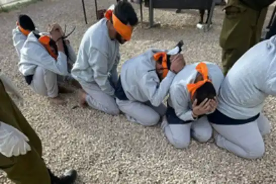 ئەسیرانی فەلەستینی کە لەلایەن داگیرکەرانەوە ئازادکرابوون، بە نیشانەی ئەشکەنجەدانی توندەوە گوازرانەوە بۆ نەخۆشخانە