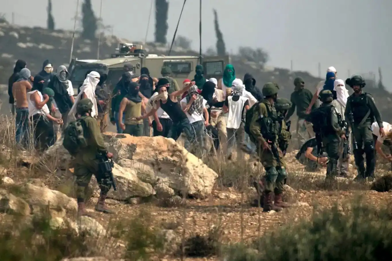 رژیم صهیونیستی و باندهای شهرک‌نشین یهودی در کرانه باختری ۲۱۴۴ حمله انجام دادند