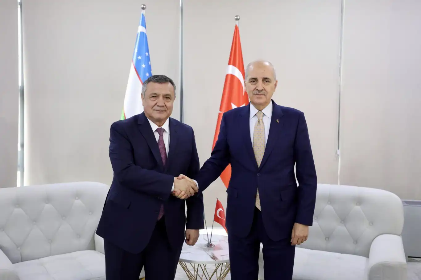 TBMM Başkanı Kurtulmuş, Buhara’da Özbekistan Ali Meclisi Yasama Meclisi Başkanı İsmailov ile görüştü