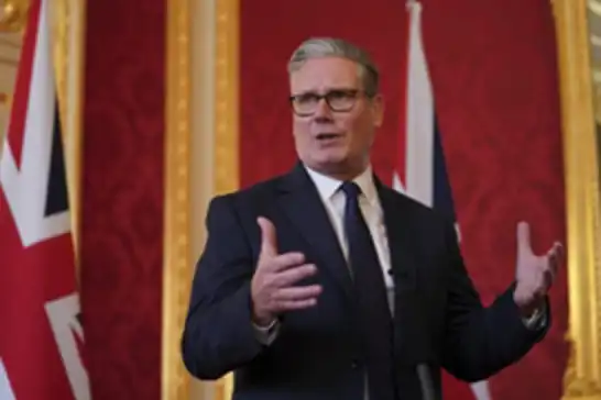 ستارمر: ملتزمون بمكافحة معاداة المسلمين