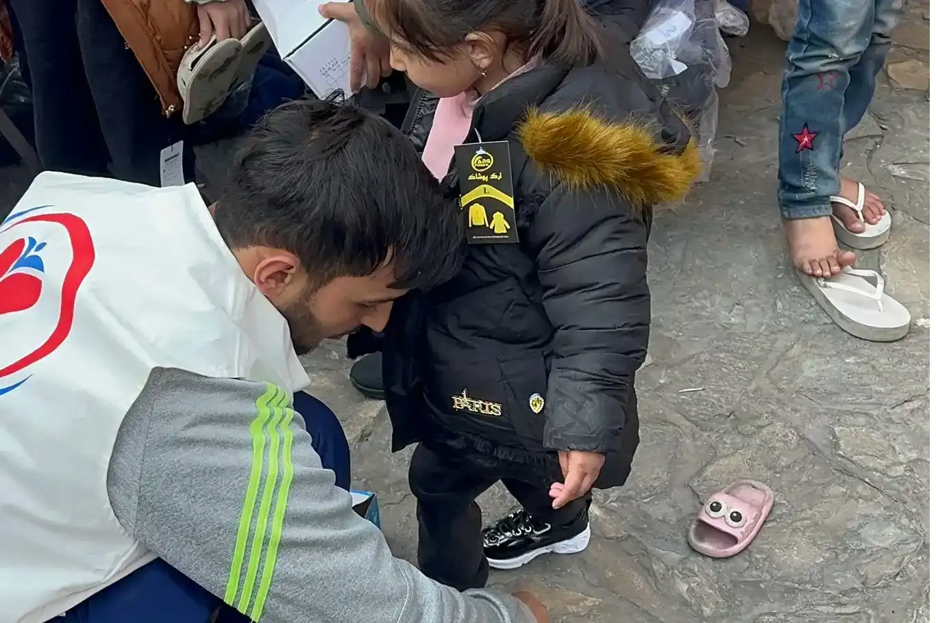 وقف الأيتام يقدّم مساعدات شتوية للأطفال المحتاجين في أفغانستان