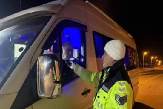 Ağrı'da gerçekleştirilen trafik denetiminde 5 kişi gözaltına alındı