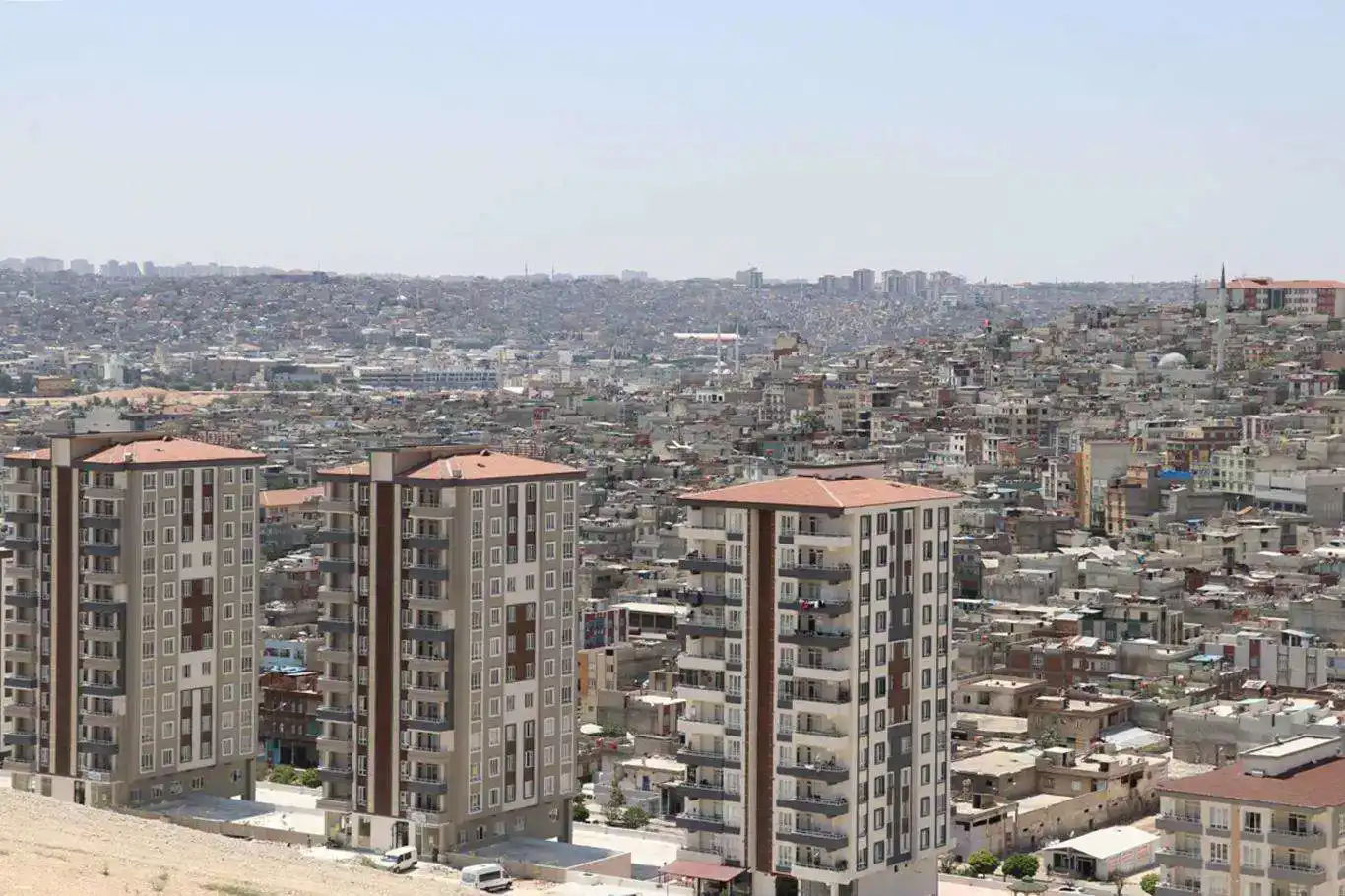 TBMM'den vergi paketine onay: Emlak vergisine tavan, tapu cezalarına artış