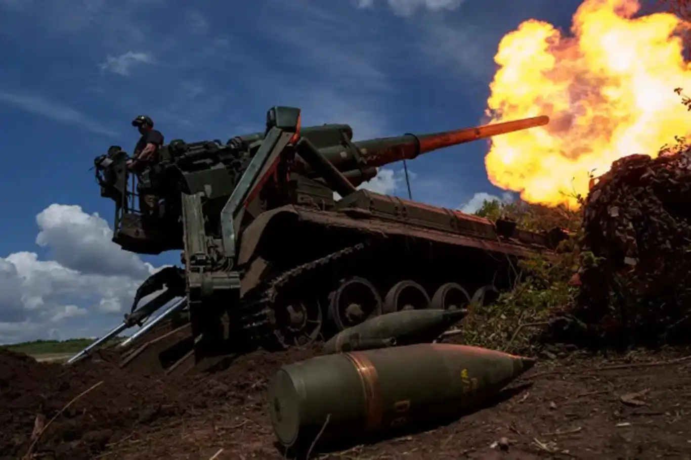 BM: Ukrayna'da savaş hız kesmeden devam ediyor