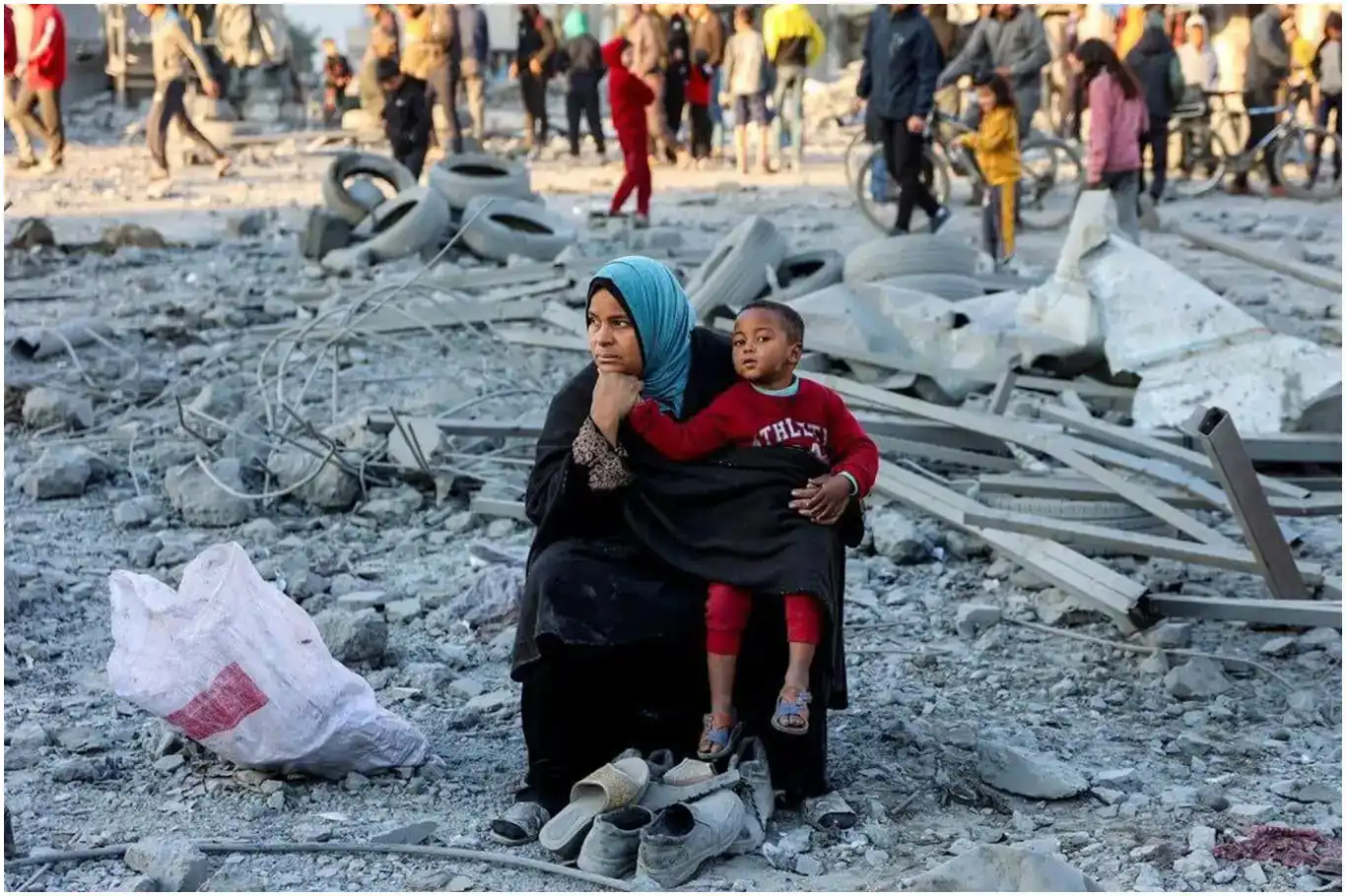 الهدنة مجرد سراب، وإخلاء غزة من سكانها واقع مؤلم