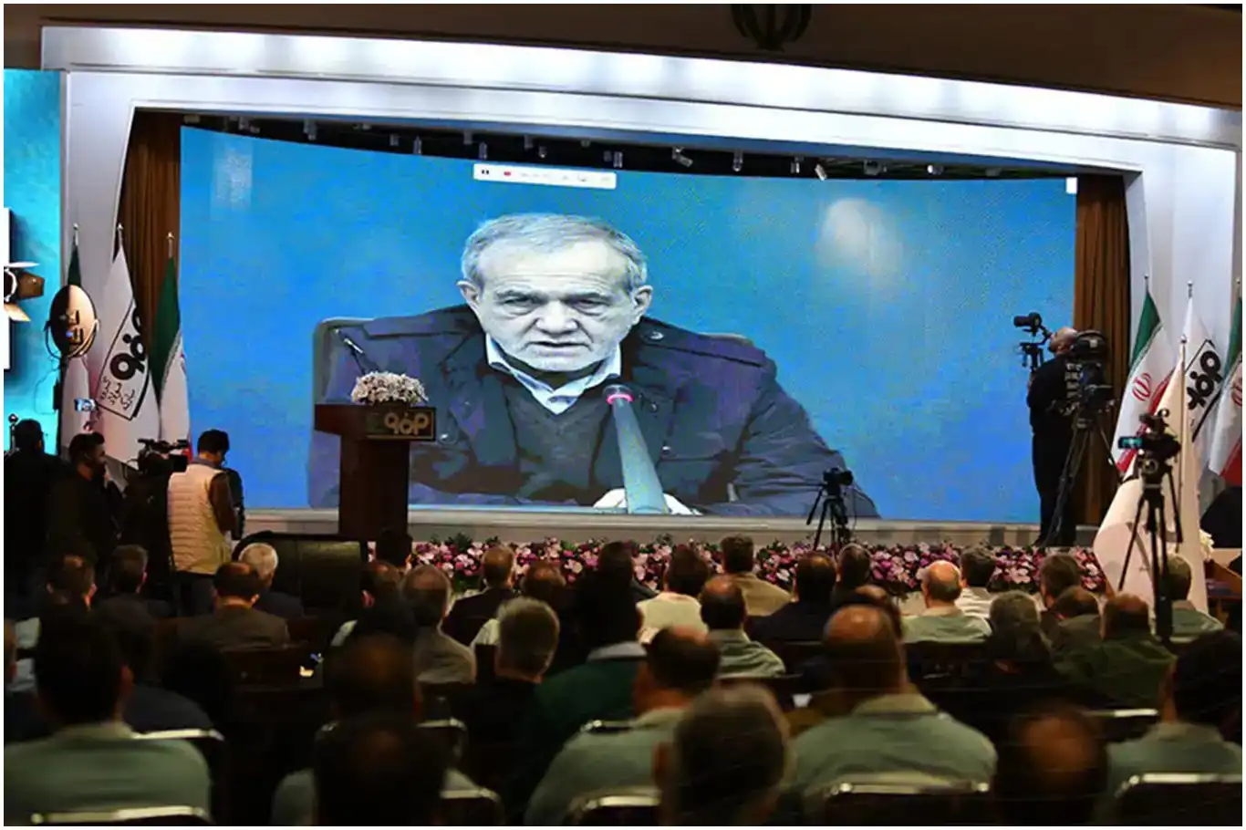 ایران تلاش می‌کند نیاز آب خود را از طریق آب دریا تأمین کند