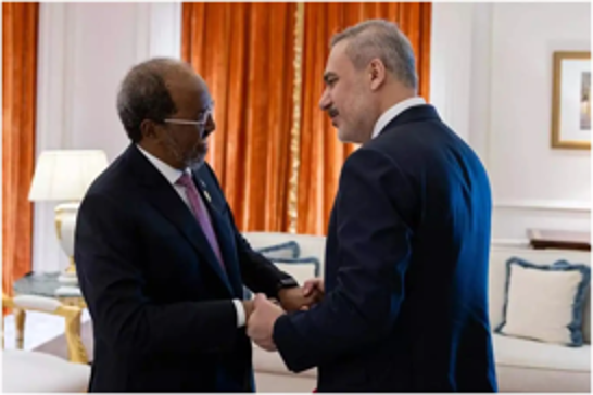 Hakan Fidan meets Somali President Hassan Sheikh Mohamud on sidelines of Doha Forum