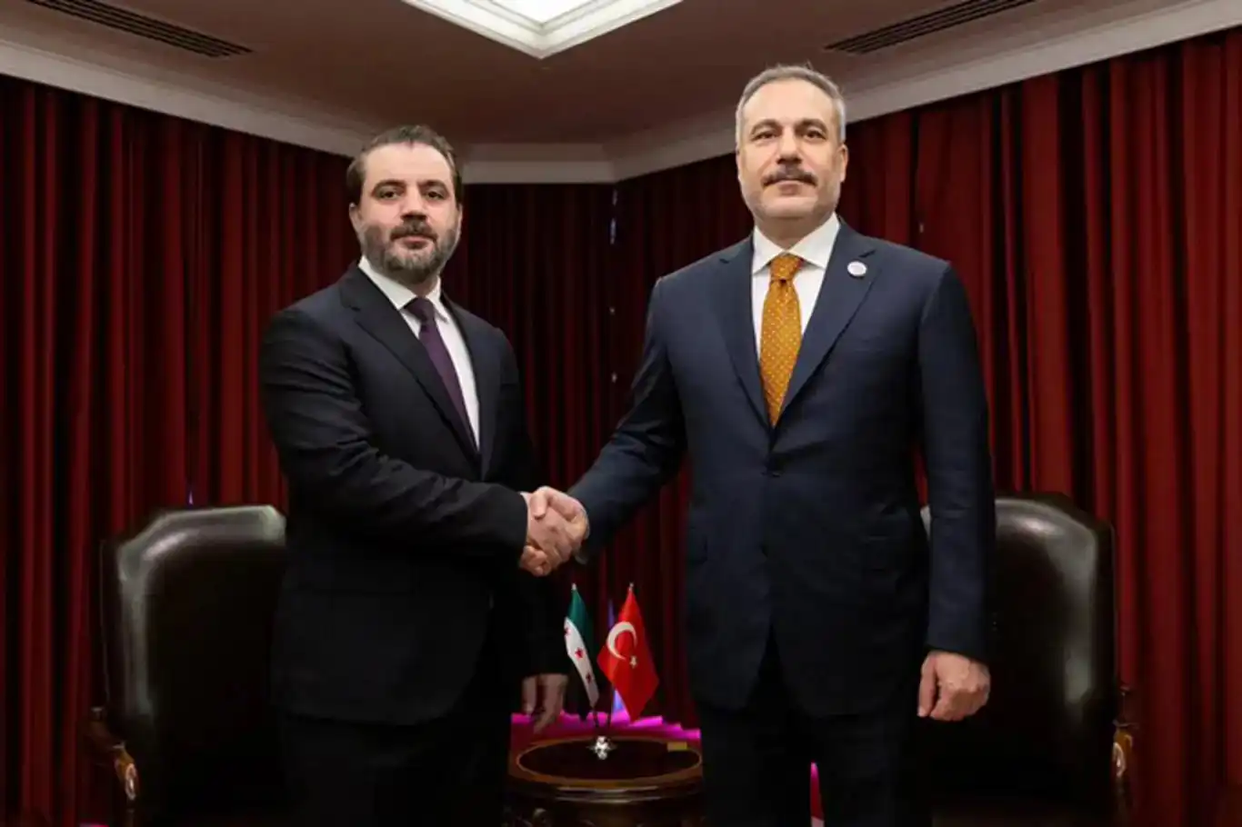 لقاء بين وزيري خارجية تركيا وسوريا على هامش منتدى الدوحة لبحث العلاقات الثنائية وتطورات المنطقة