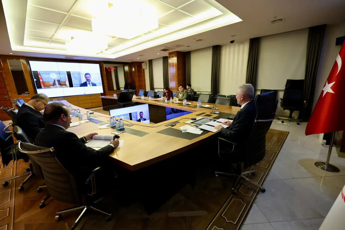 Bakan Bolat, Kanadalı mevkidaşı Sidhu ile ikili ticaret gündemini ele aldı