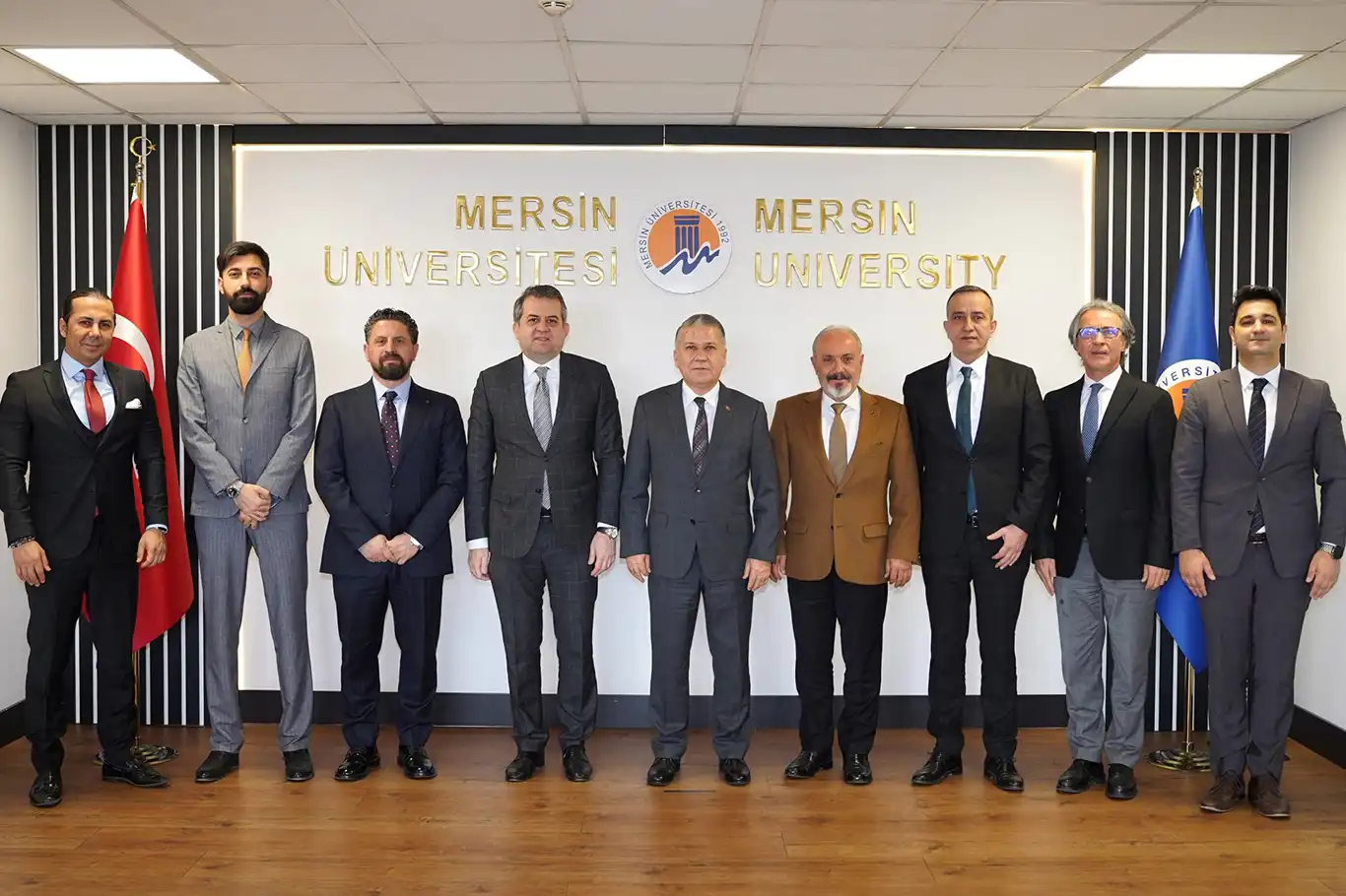 ÇÜ ile MÜ arasında ortak kütüphane kullanımına yönelik iş birliği protokolü ÇÜ ile MÜ arasında ortak kütüphane kullanımına yönelik iş birliği protokolü