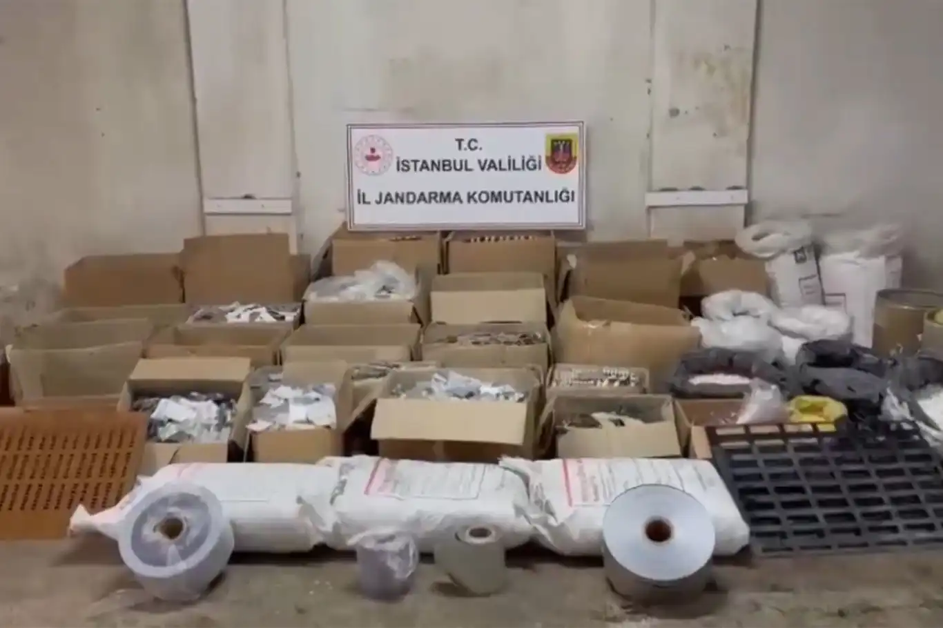 Sahte kanser ilacı imal eden çete çökertildi Sahte kanser ilacı imal eden çete çökertildi