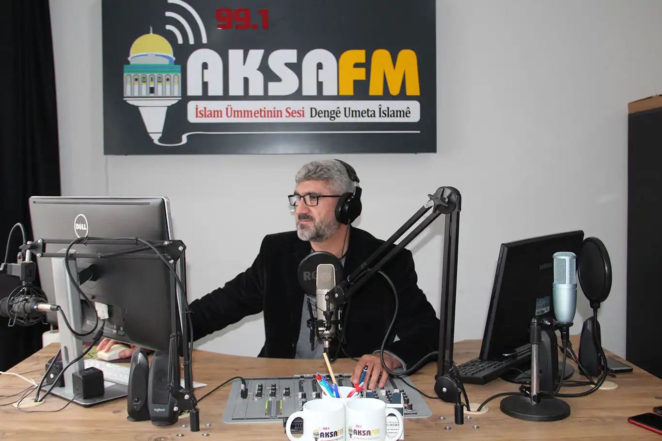 Aksa FM, Dünya Radyo Günü'nde samimiyet ve doğru bilgi vurgusu yaptı Aksa FM, Dünya Radyo Günü'nde samimiyet ve doğru bilgi vurgusu yaptı