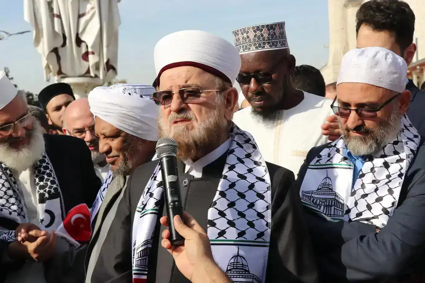 شێخ عەلی قەرەداغی: پشتگریکردن لە دەرکردنی فەلەستینییەکان لە خانووکانیان حەرامە شێخ عەلی قەرەداغی: پشتگریکردن لە دەرکردنی فەلەستینییەکان لە خانووکانیان حەرامە