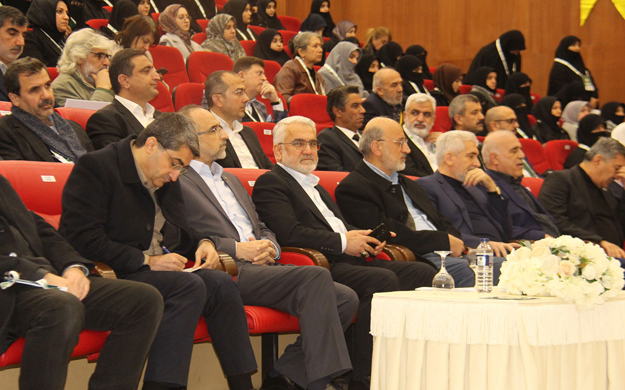 Gazeteci-Yazar Oğur: HÜDA PAR, Kürtler ile iktidar arasında diyalogu sağlayabilecek bir noktada duruyor