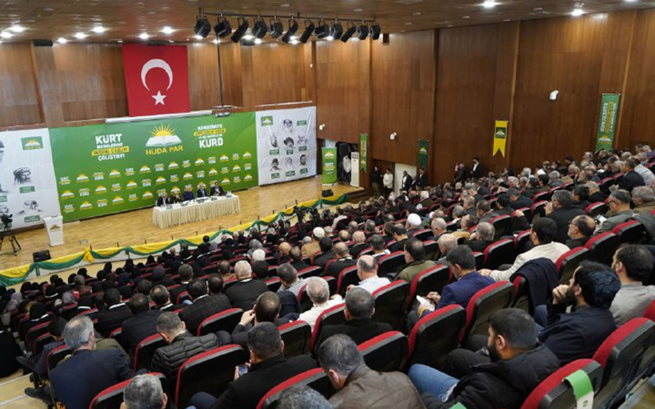Gazeteci-Yazar Oğur: HÜDA PAR, Kürtler ile iktidar arasında diyalogu sağlayabilecek bir noktada duruyor