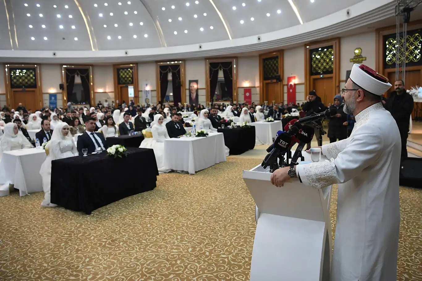 Erbaş: Genç nüfusumuzun azalması tehlikesini hep birlikte aşacağız Erbaş: Genç nüfusumuzun azalması tehlikesini hep birlikte aşacağız