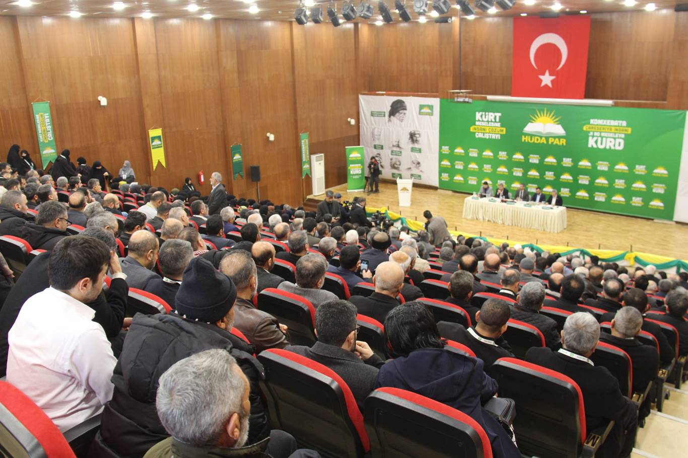 Abdurrahman Kurt: Asıl sorun Türk ırkçılığından kaynaklanıyor Abdurrahman Kurt: Asıl sorun Türk ırkçılığından kaynaklanıyor