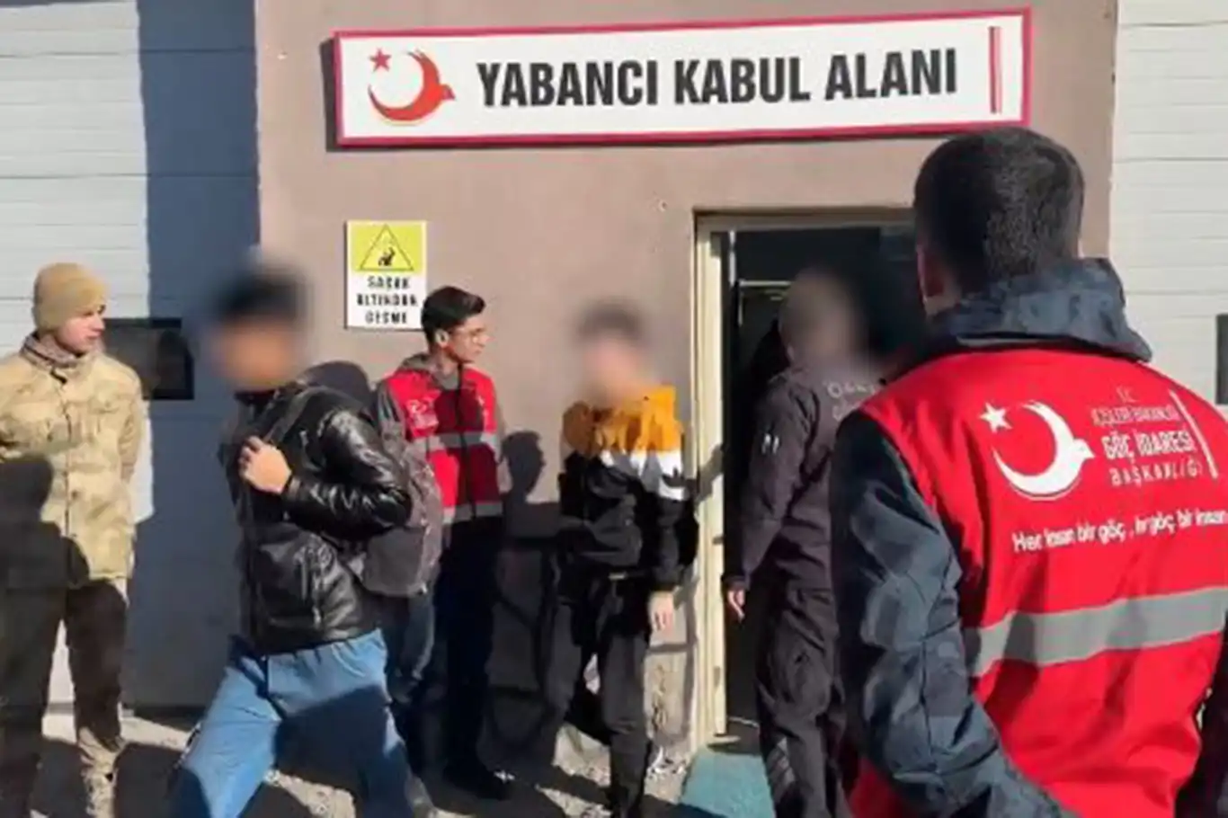 Muğla'da 19 düzensiz göçmen yakalandı Muğla'da 19 düzensiz göçmen yakalandı