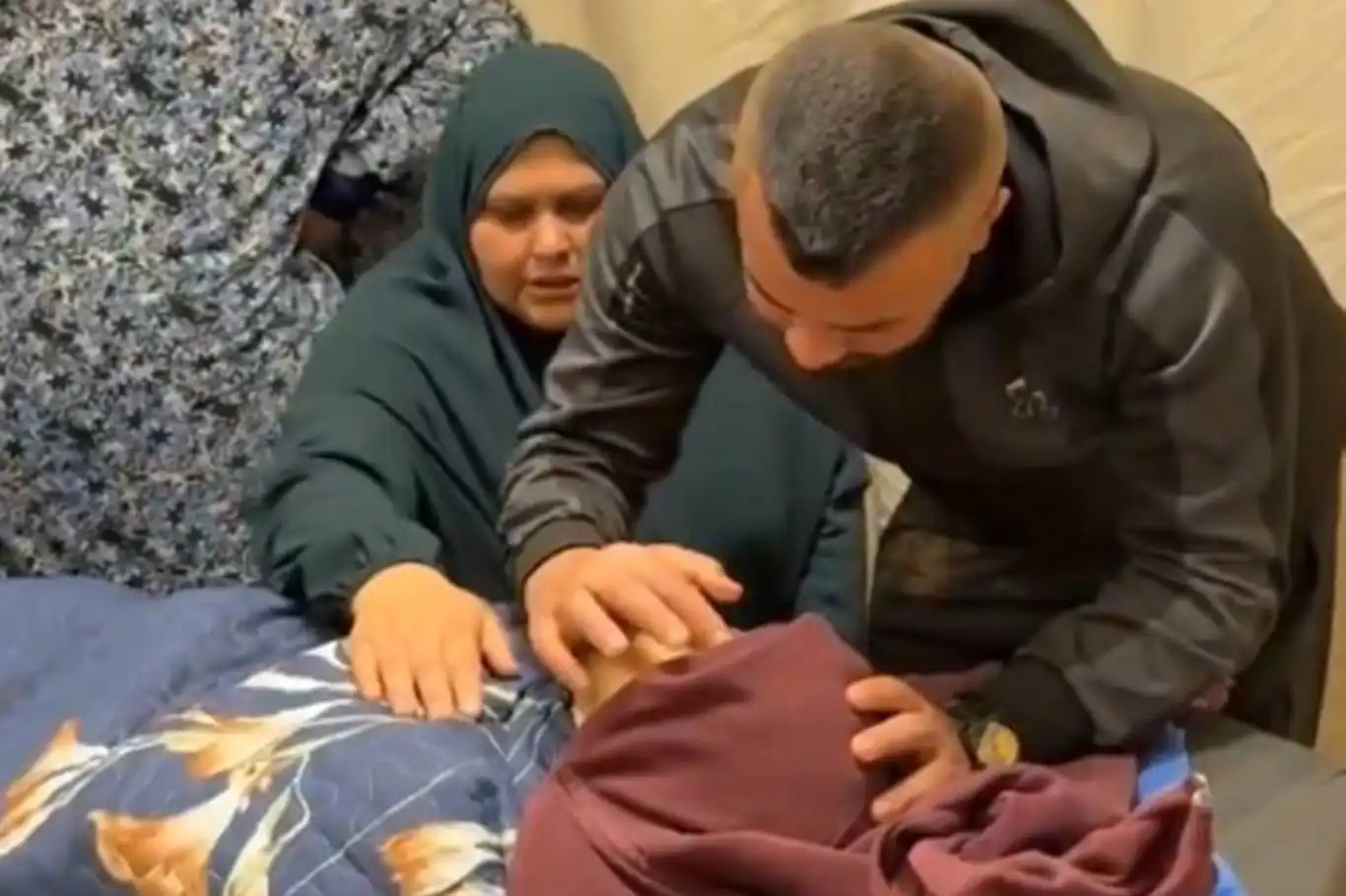 Cenin'de işgal 33. gününde: 27 şehit, büyük yıkım ve göç! Cenin'de işgal 33. gününde: 27 şehit, büyük yıkım ve göç!