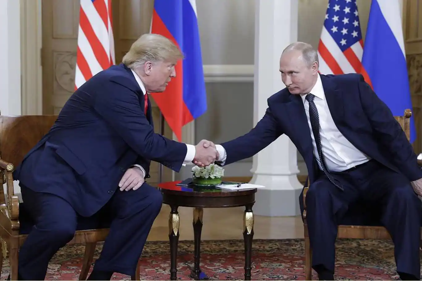 New York Times: Trump'ın Avrupa müttefiklerine bakışı alarm veriyor! New York Times: Trump'ın Avrupa müttefiklerine bakışı alarm veriyor!