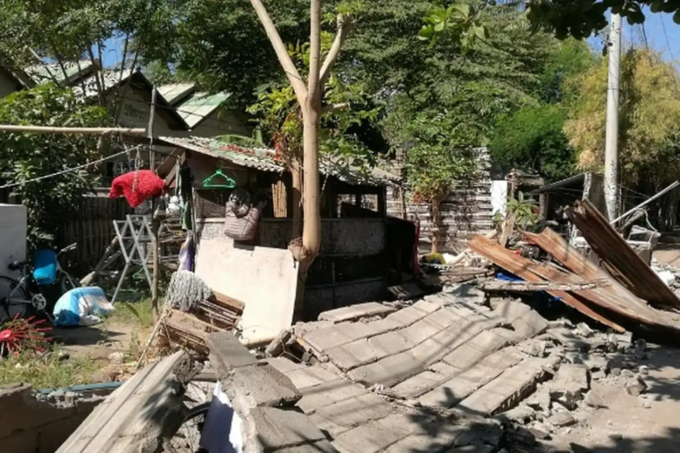 Endonezya'da 6,2 büyüklüğünde deprem Endonezya'da 6,2 büyüklüğünde deprem