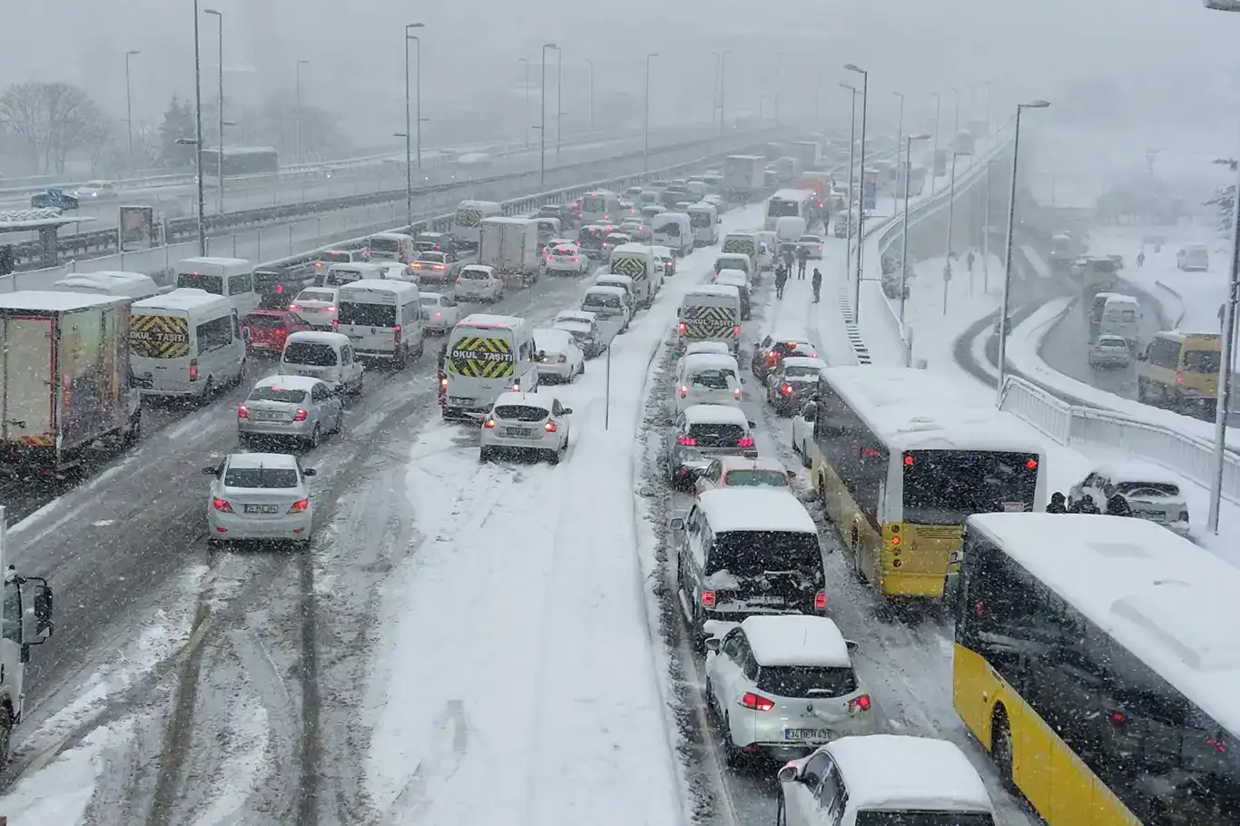 Major flight cancellations announced as Istanbul braces for heavy snowfall Major flight cancellations announced as Istanbul braces for heavy snowfall