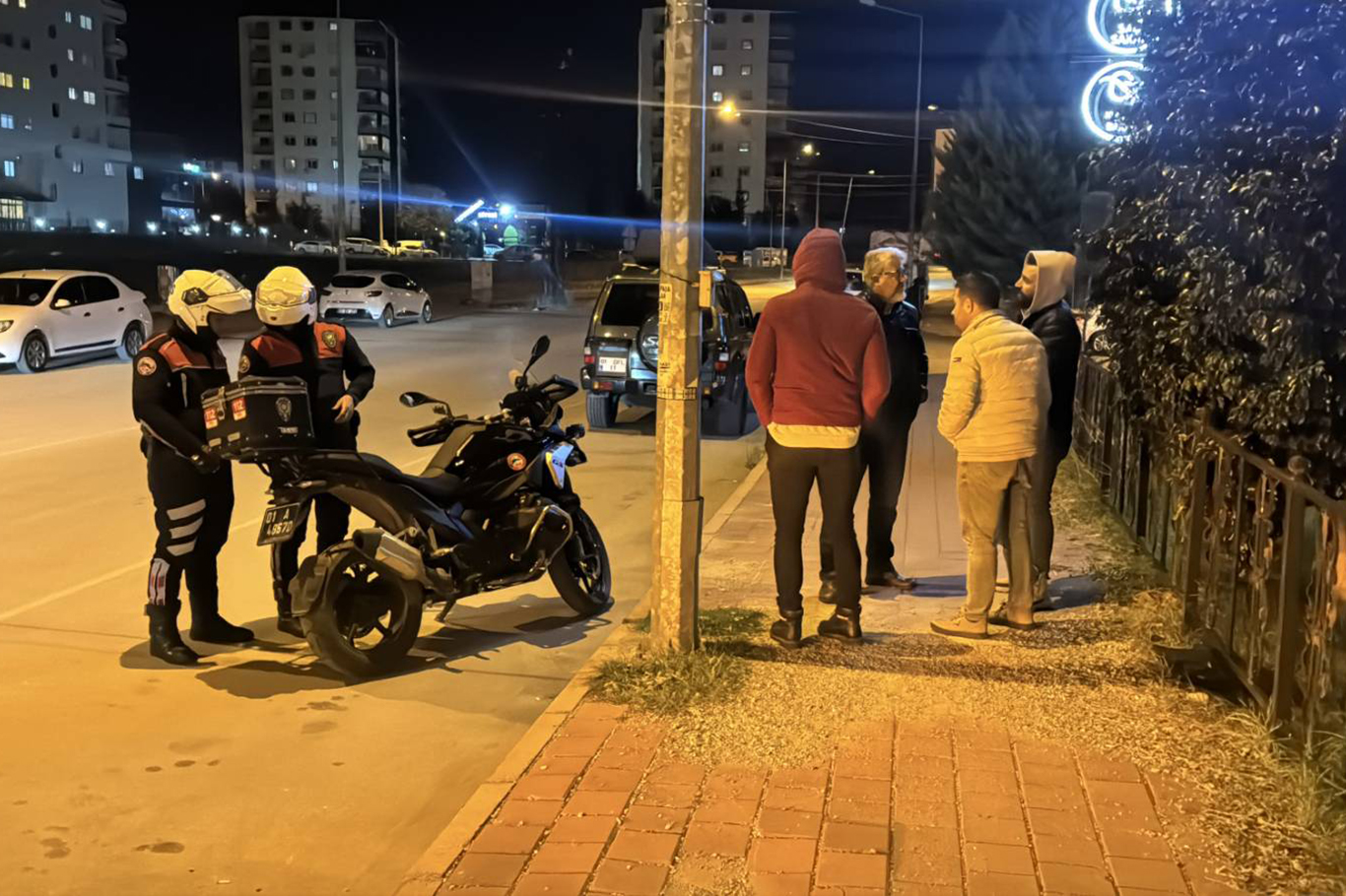 Adana'da silahlı saldırı: 1 kişi hayatını kaybetti Adana'da silahlı saldırı: 1 kişi hayatını kaybetti