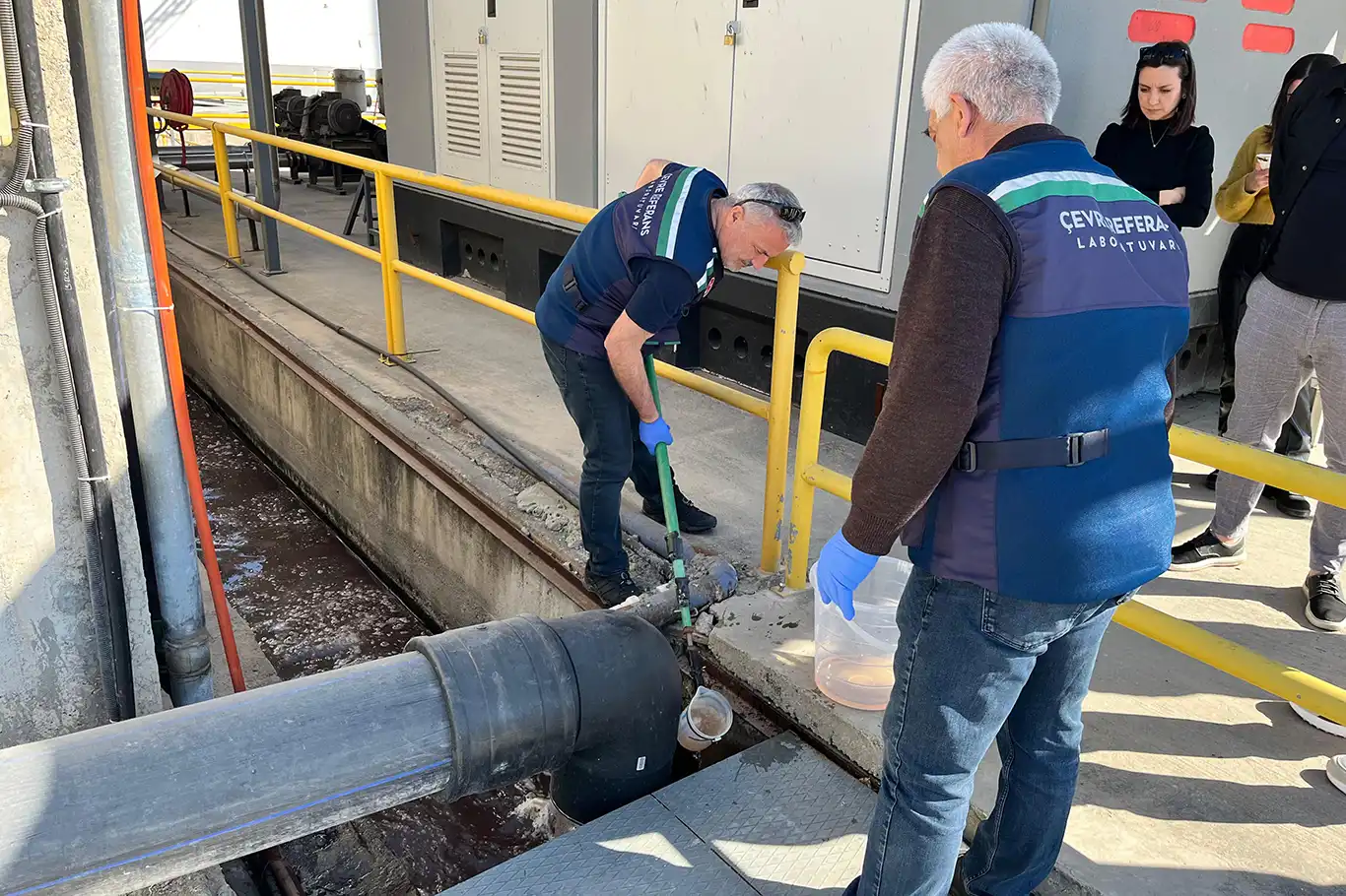 Bakanlıktan balık ölümleri görülen Ceyhan Nehri’nde inceleme Bakanlıktan balık ölümleri görülen Ceyhan Nehri’nde inceleme
