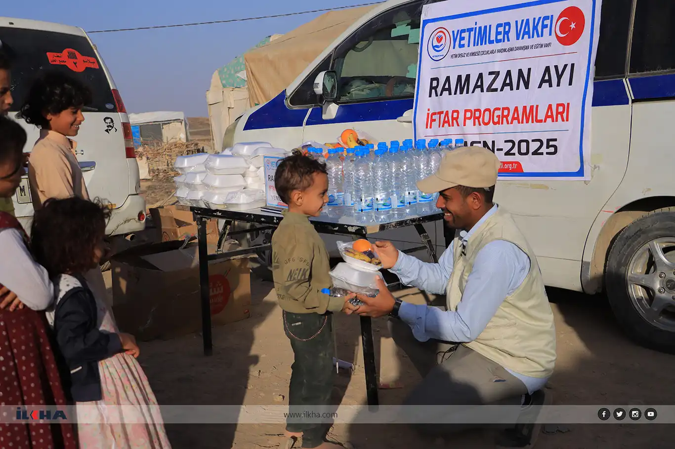 Orphans Foundation provides iftar meals to needy people in Yemen Orphans Foundation provides iftar meals to needy people in Yemen