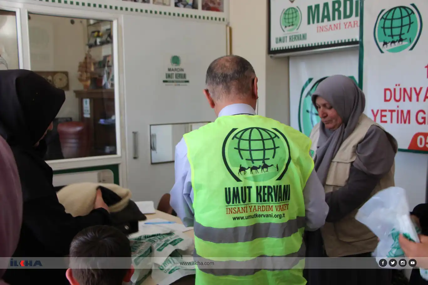 Hope Caravan provides clothing to 35 orphan families in Mardin Hope Caravan provides clothing to 35 orphan families in Mardin