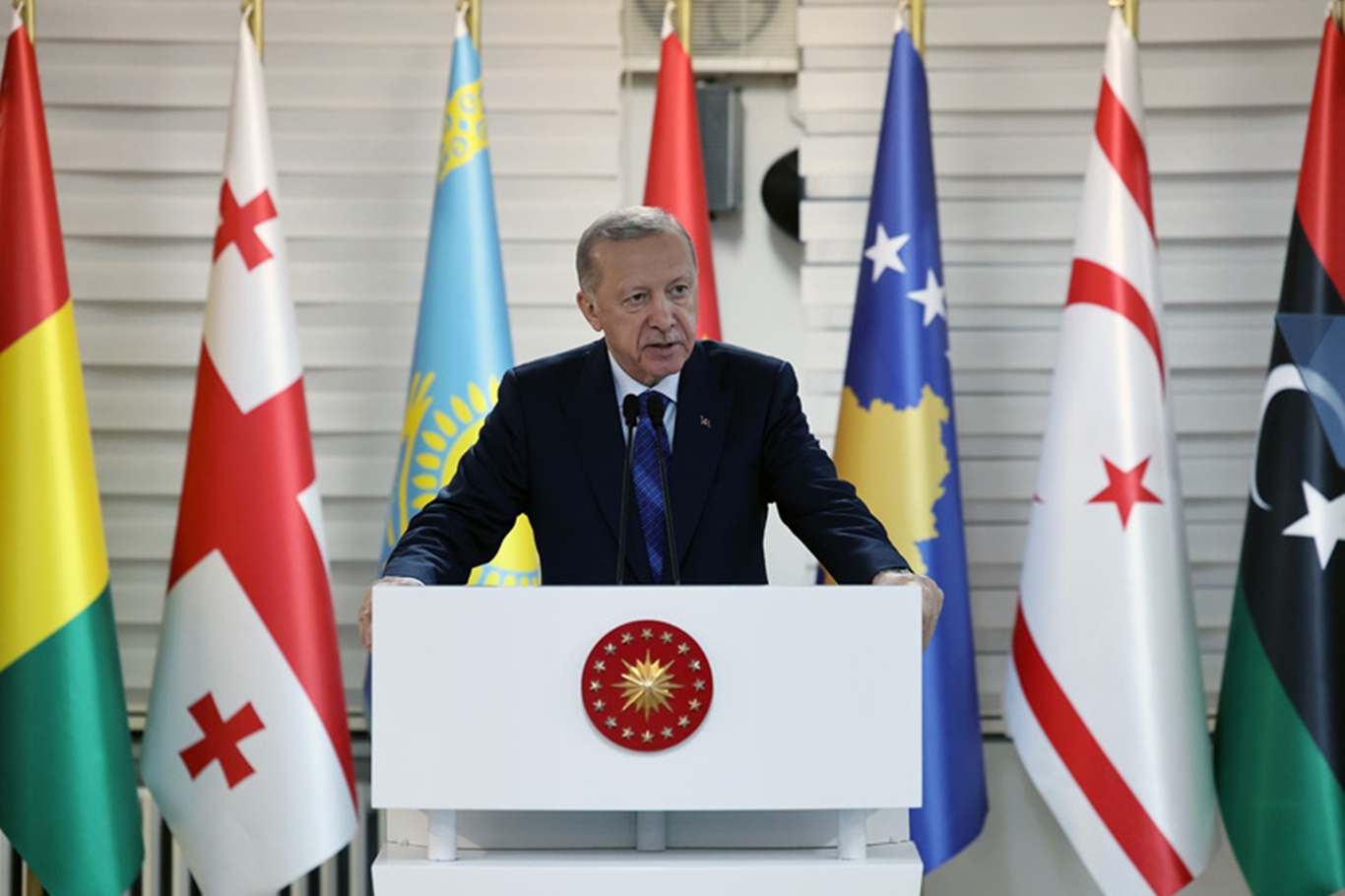 Cumhurbaşkanı Erdoğan: Arzımevut hezeyanıyla coğrafyamızı kana boğmak isteyenlerin karşısında duracağız Cumhurbaşkanı Erdoğan: Arzımevut hezeyanıyla coğrafyamızı kana boğmak isteyenlerin karşısında duracağız