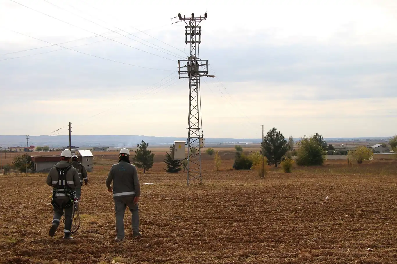 Şanlıurfa'da kaçak elektrik oranı yüzde 10 seviyelerine düştü! Şanlıurfa'da kaçak elektrik oranı yüzde 10 seviyelerine düştü!