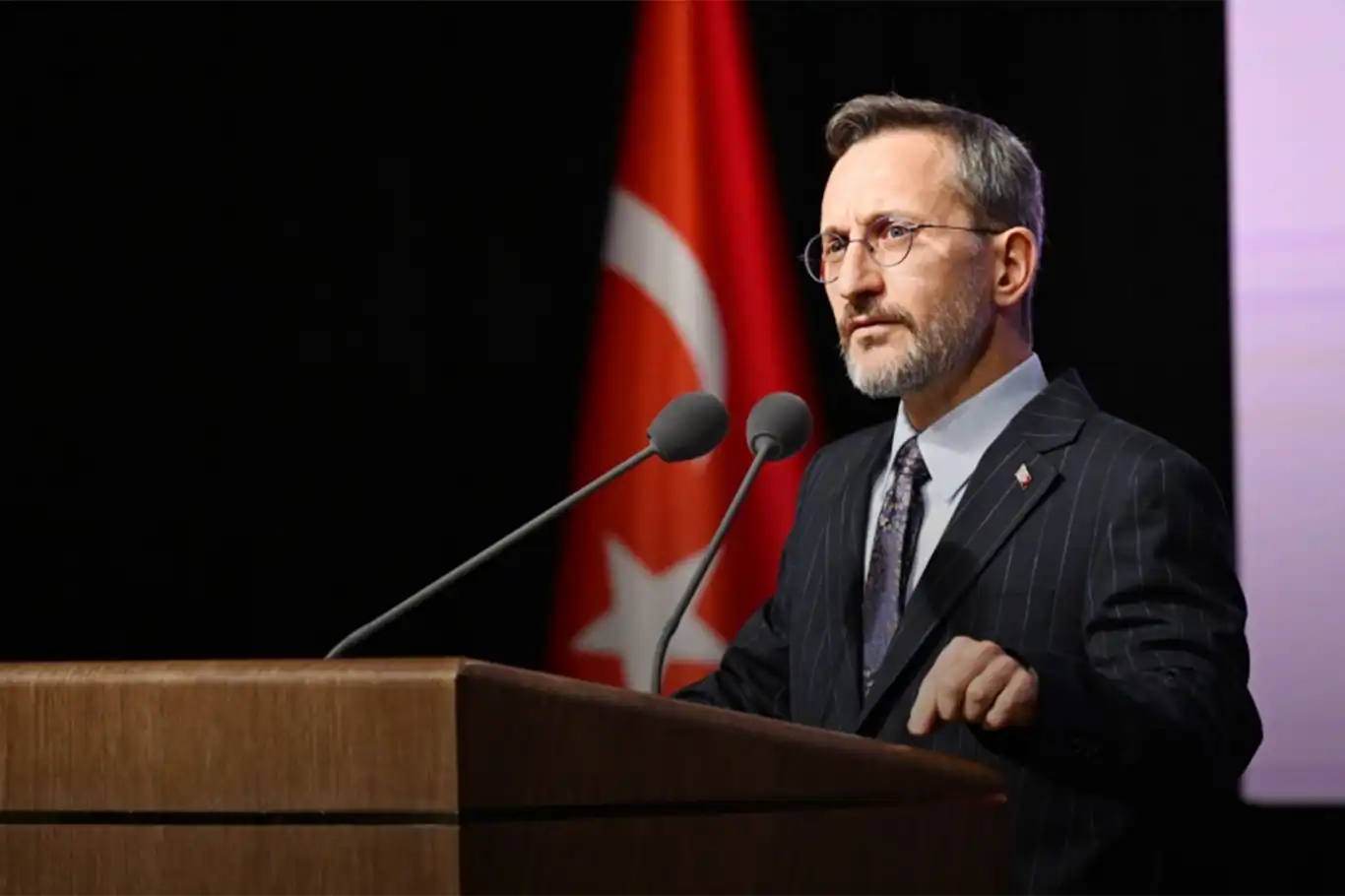 Fahrettin Altun: Ana muhalefet partisi kendi krizlerini ülkenin meselesiymiş gibi gösteriyor Fahrettin Altun: Ana muhalefet partisi kendi krizlerini ülkenin meselesiymiş gibi gösteriyor