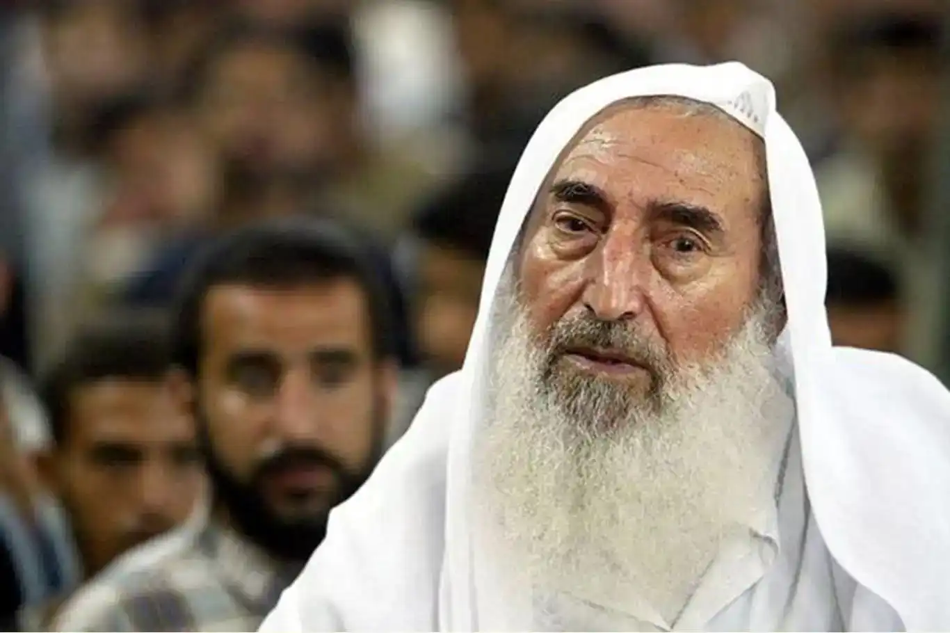 الشيخ أحمد ياسين: رمز المقاومة الفلسطينية وأبوها الروحي الشيخ أحمد ياسين: رمز المقاومة الفلسطينية وأبوها الروحي