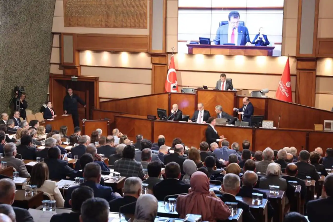 İmamoğlu'nun yerine Çarşamba günü İBB Başkan Vekili seçilecek İmamoğlu'nun yerine Çarşamba günü İBB Başkan Vekili seçilecek