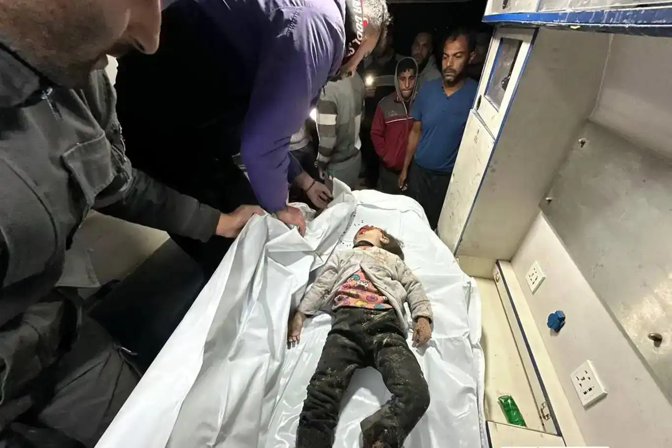 تداوم حملات اشغالگران در غزه: 20 نفر به شهادت رسیدند تداوم حملات اشغالگران در غزه: 20 نفر به شهادت رسیدند