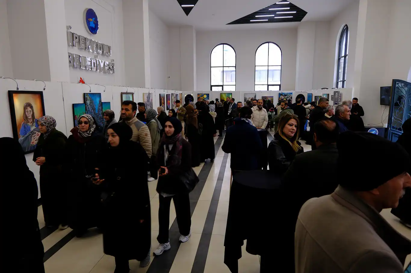 Sanatçılar, Gazze’de yaşanan insanlık dramını tuvale taşıdı Sanatçılar, Gazze’de yaşanan insanlık dramını tuvale taşıdı