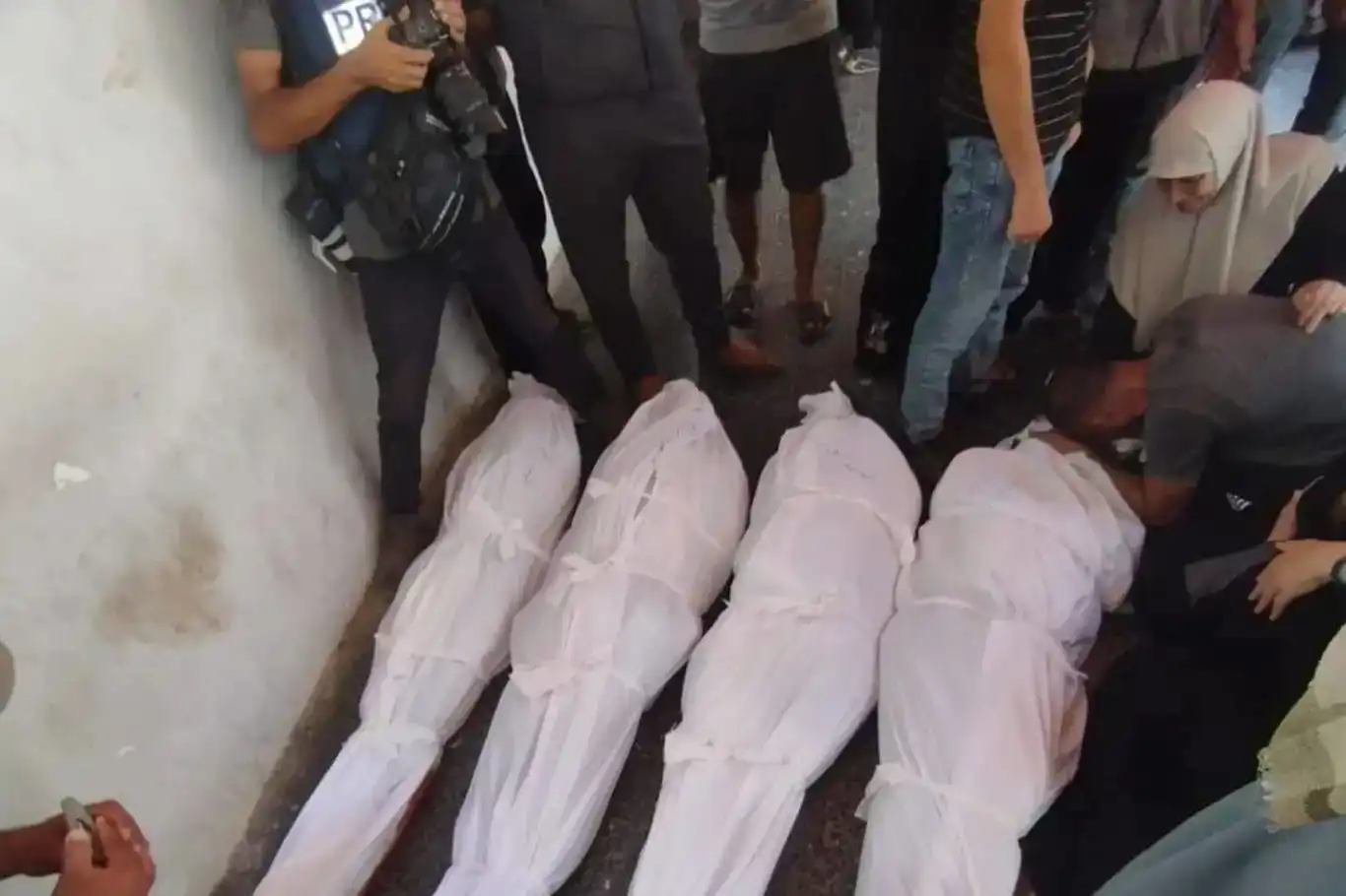 وزارة الصحة في غزة: "وصل عدد الشهداء في القطاع إلى 50,082 شهيدًا" وزارة الصحة في غزة: "وصل عدد الشهداء في القطاع إلى 50,082 شهيدًا"